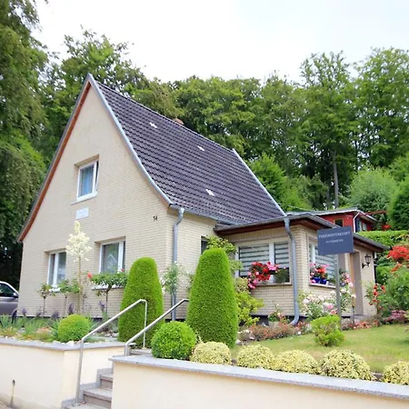 Kleines Haus Am Wald By Rujana * Sellin (Rugen)